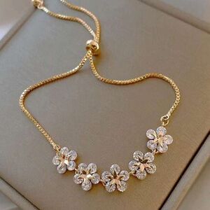 Elegant Gold Floral Bracelet